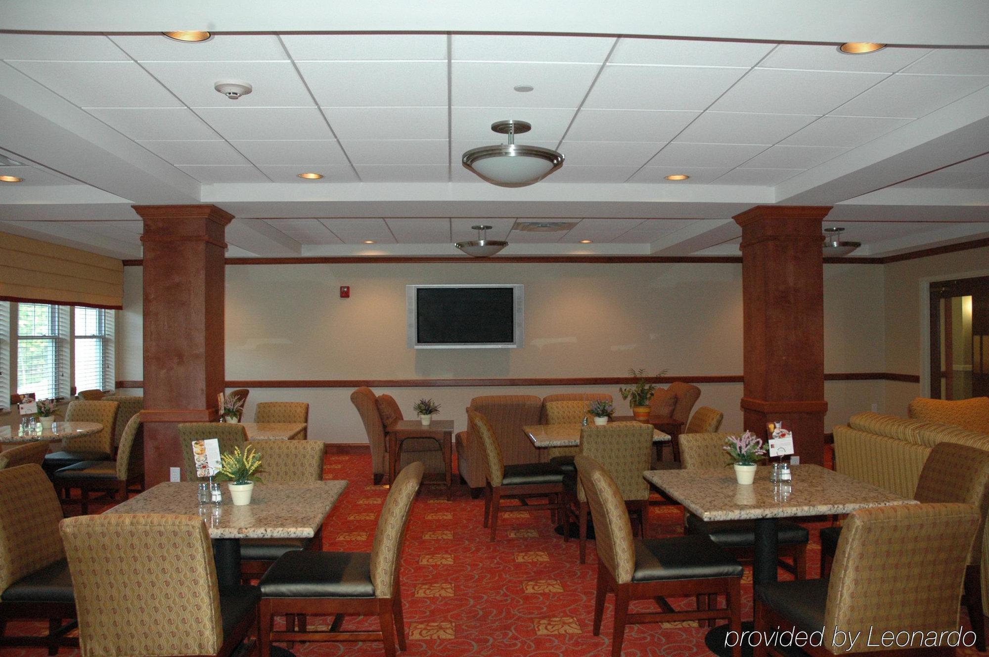 Holiday Inn Express & Suites Tilton By Ihg Restaurant photo