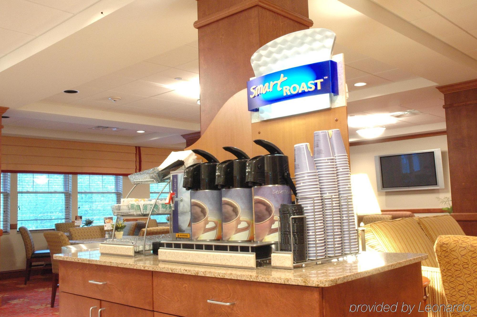 Holiday Inn Express & Suites Tilton By Ihg Restaurant photo