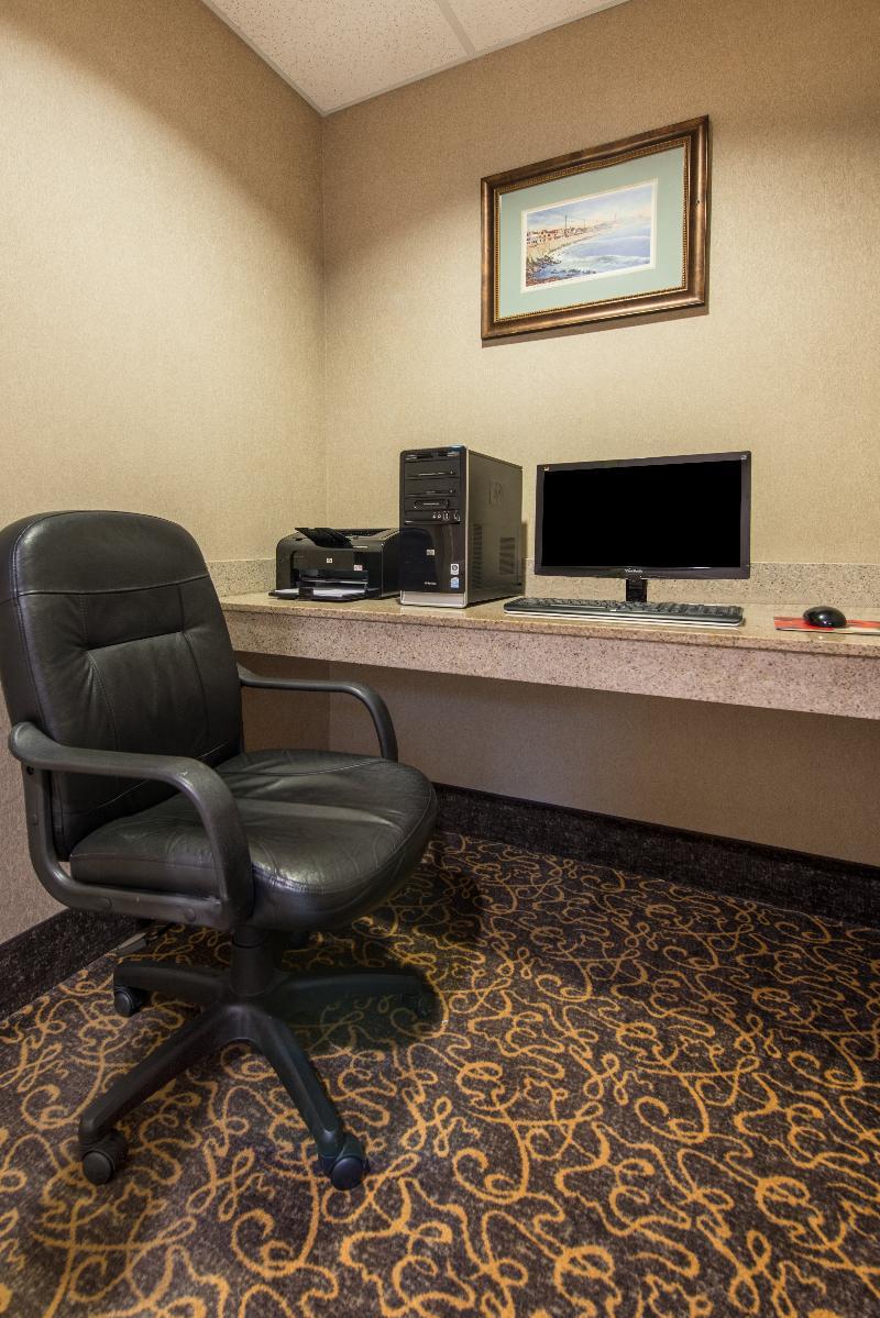 Holiday Inn Express & Suites Tilton By Ihg Exterior photo